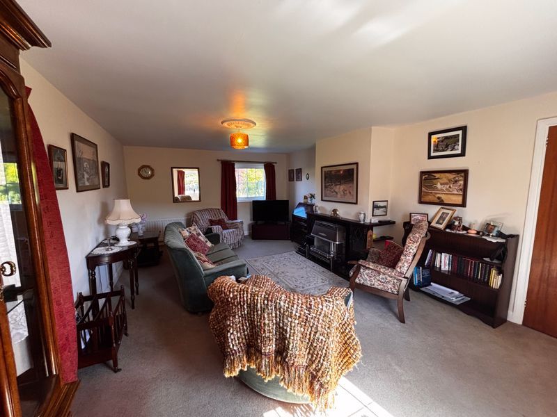 Property photo 2 of 31 Living Room