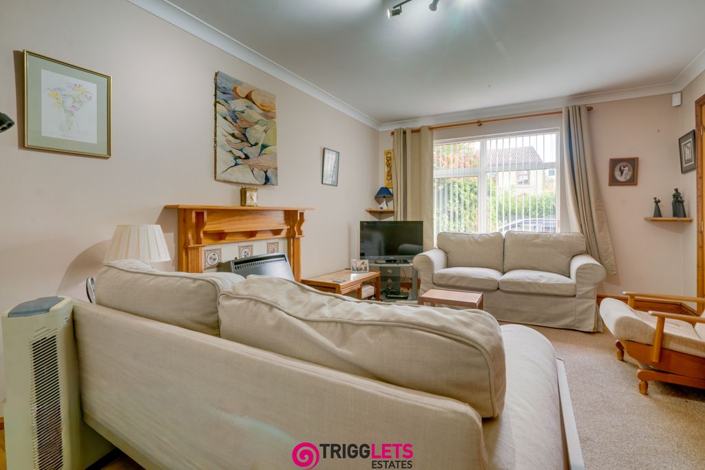 Property photo 3 of 14