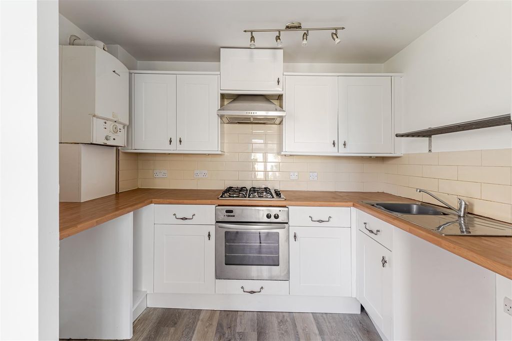 Property photo 3 of 15 Kitchen