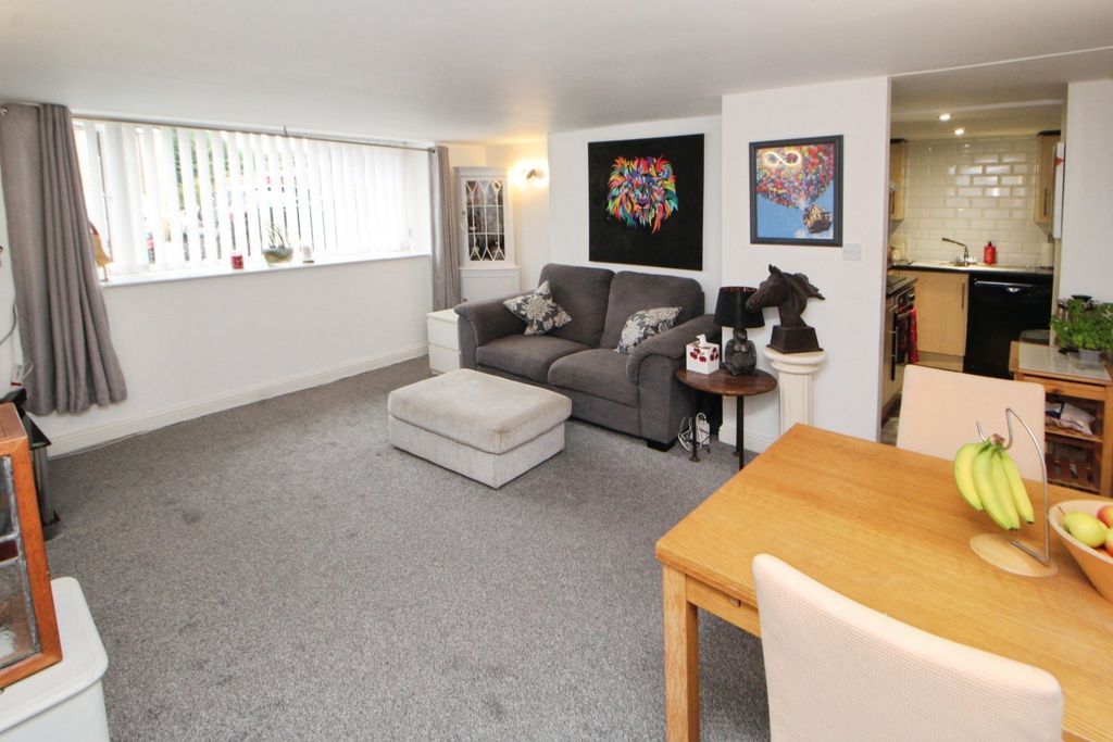 Property photo 3 of 10 Picture No. 09