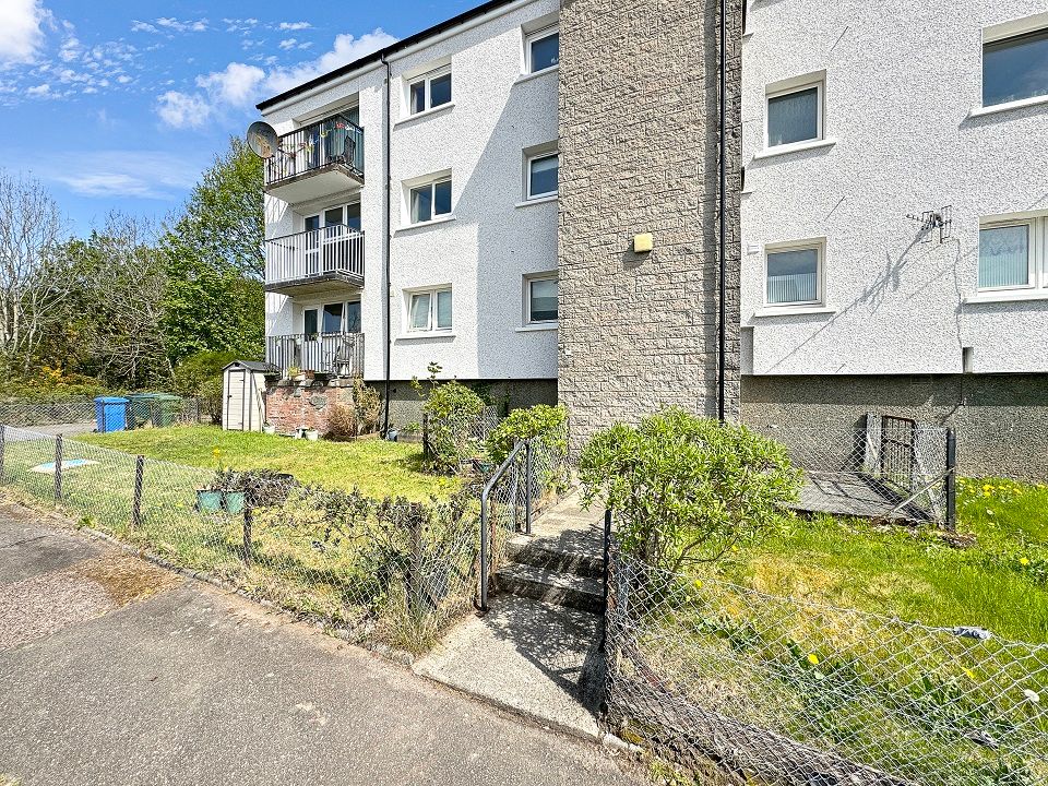 Property photo 1 of 12