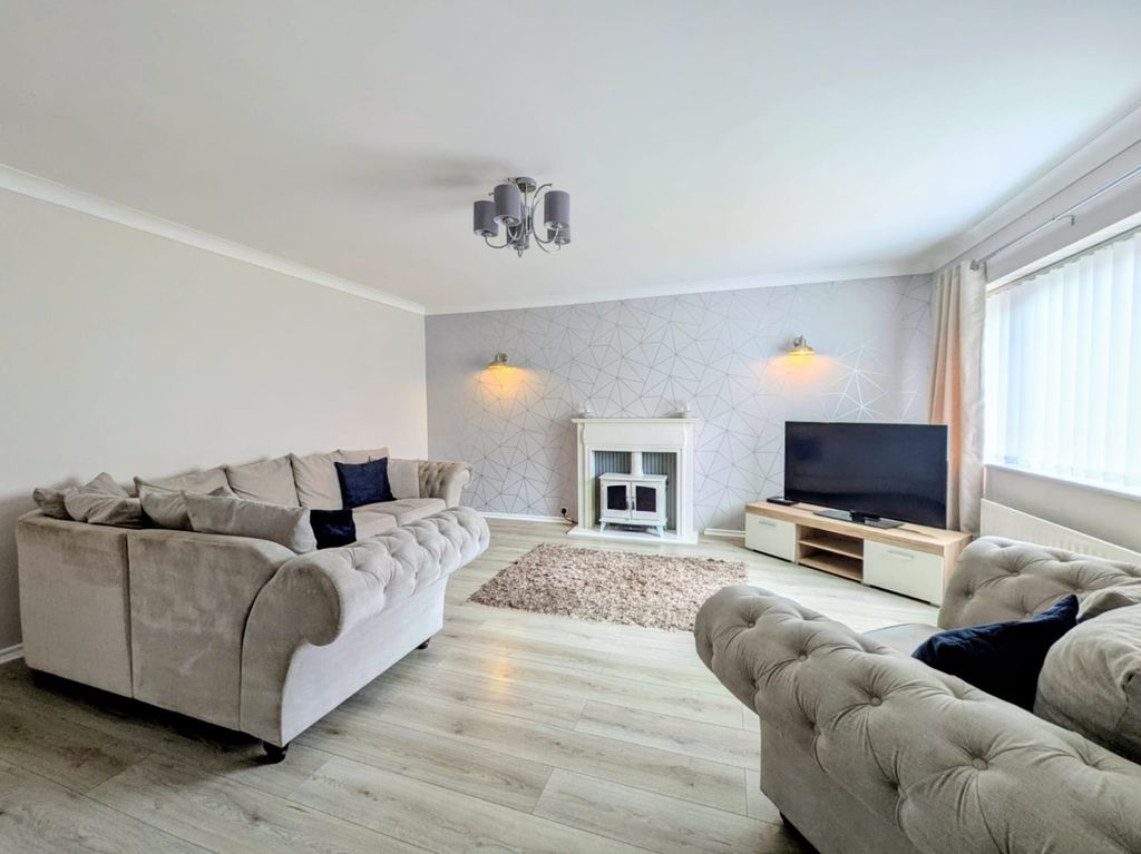 Property photo 2 of 12 6c0300c2-08c8-43B7-Bbca-6331B7633A7c