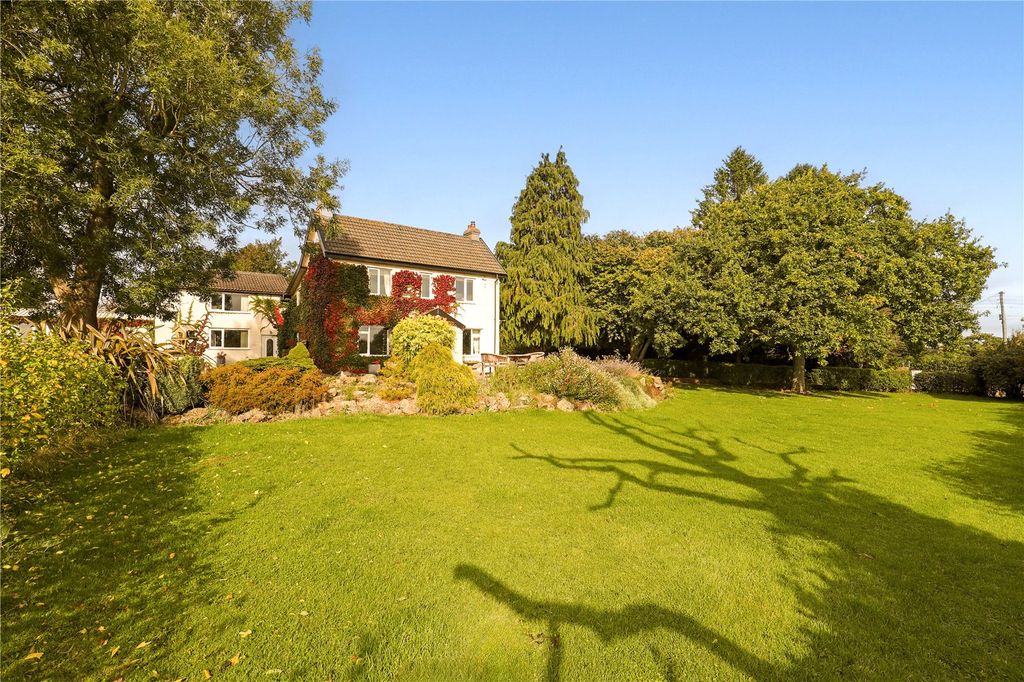 Property photo 1 of 39 Picture No. 19