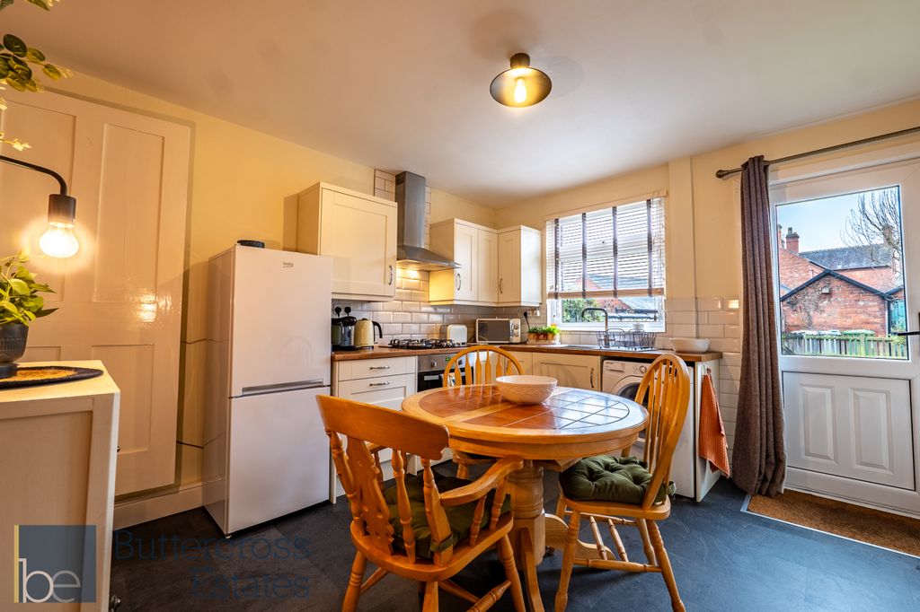 Property photo 2 of 16 Kitchen Diner