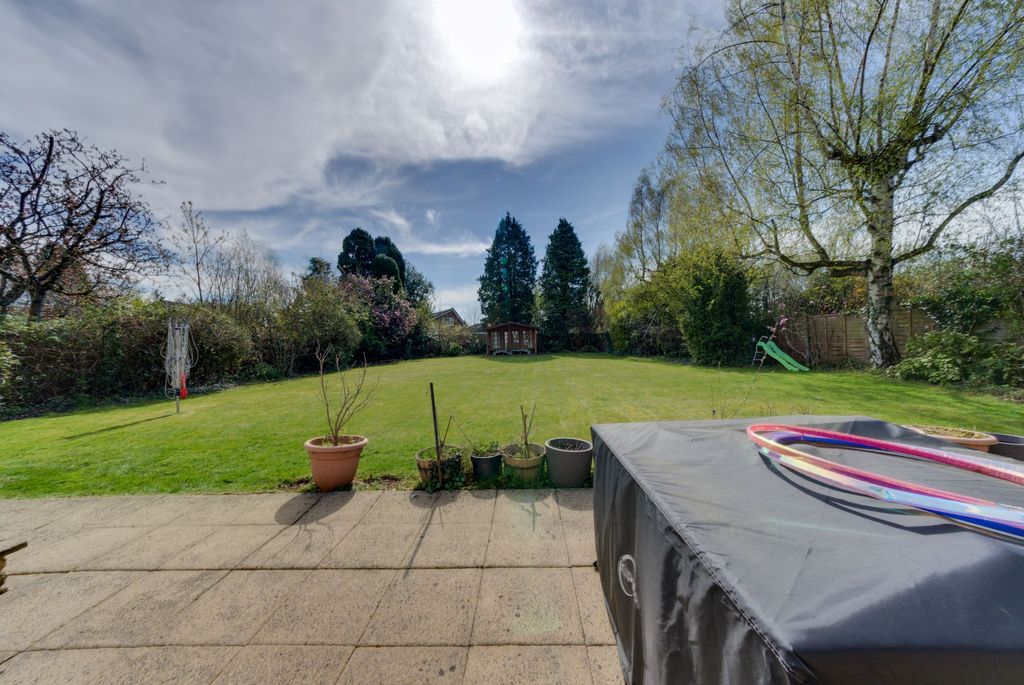 Property photo 2 of 31