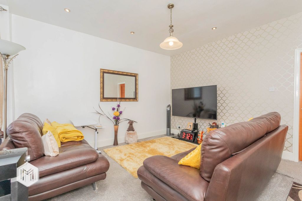 Property photo 2 of 18 Picture No. 08