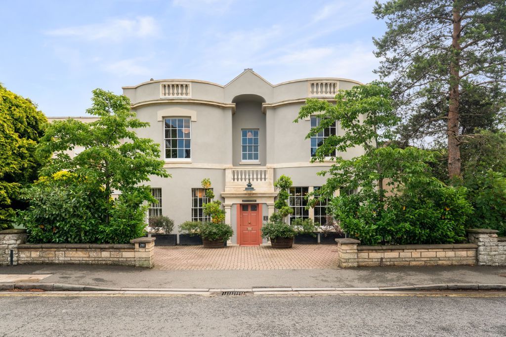 Property photo 1 of 18 External