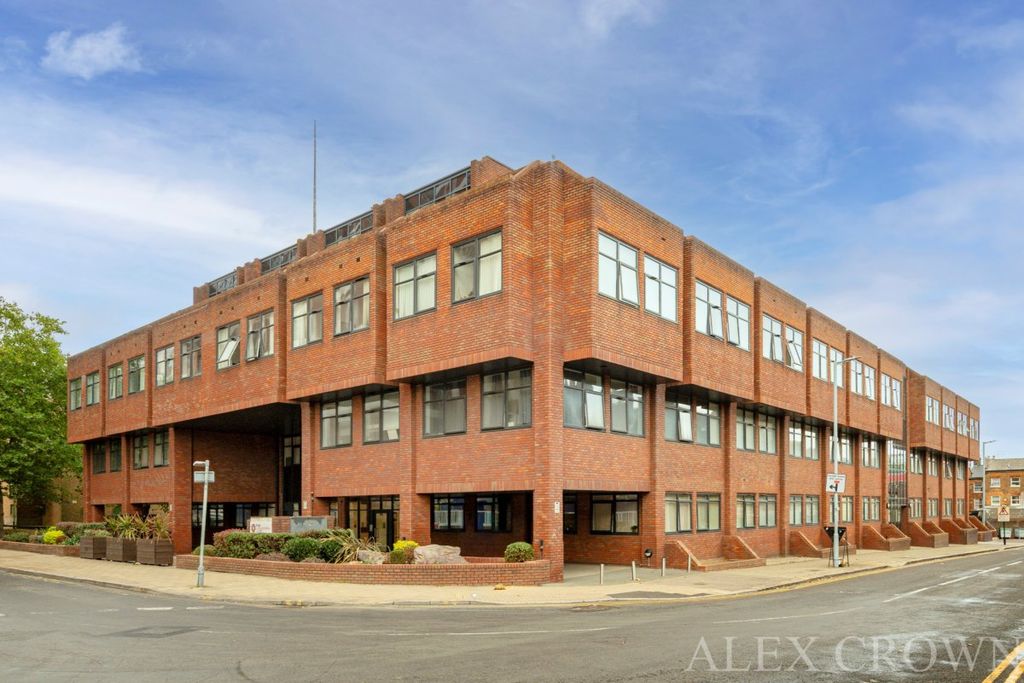 Property photo 1 of 7