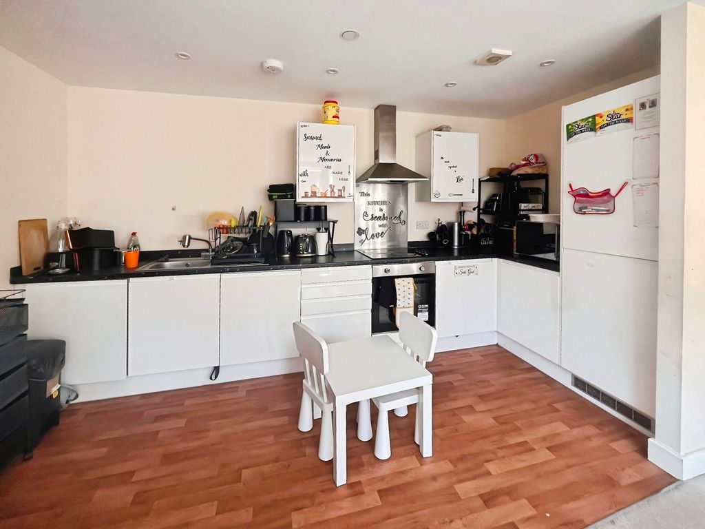Property photo 3 of 7 54d0E3Ef-76Ddf73B-Ebf3-4A95-Ab74-c15Cfec3A0Ab