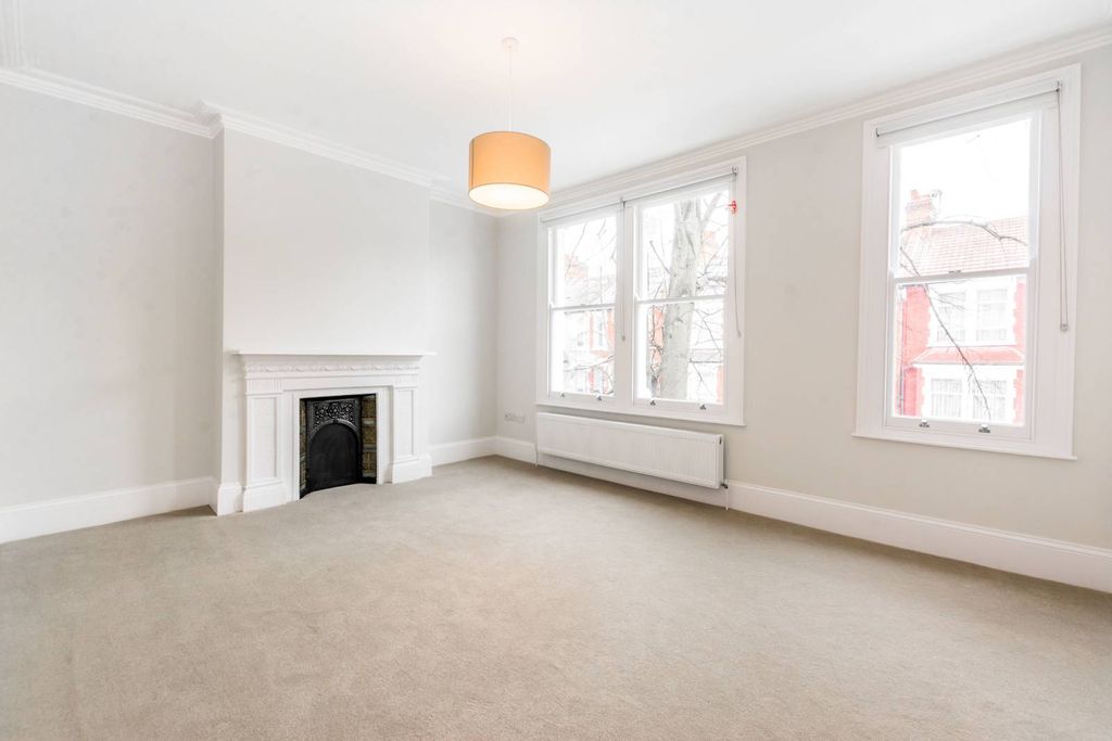 Property photo 3 of 13