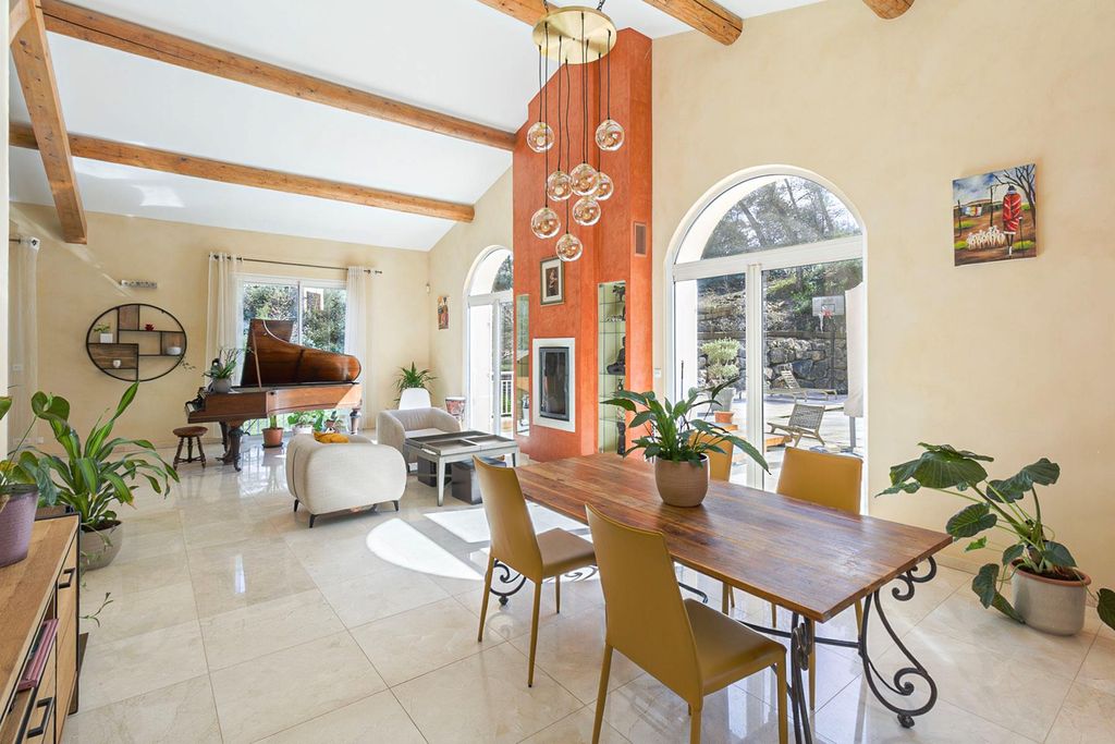 Property photo 1 of 15 Image