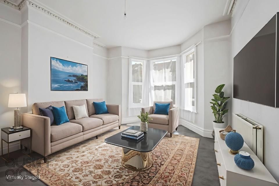 Property photo 2 of 14 Newtown-Road-21-007 - Living Room - Standard - 1 (