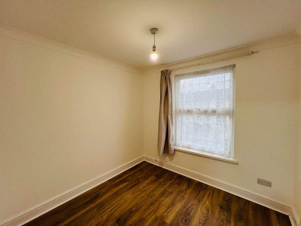 Property photo 3 of 27