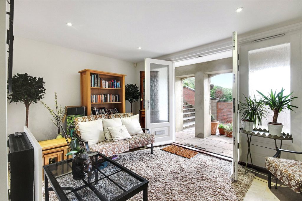 Property photo 1 of 15 Garden Room