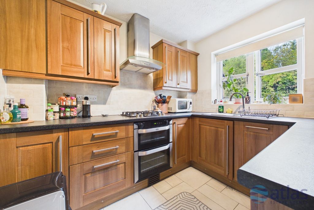 Property photo 2 of 29 Kitchen