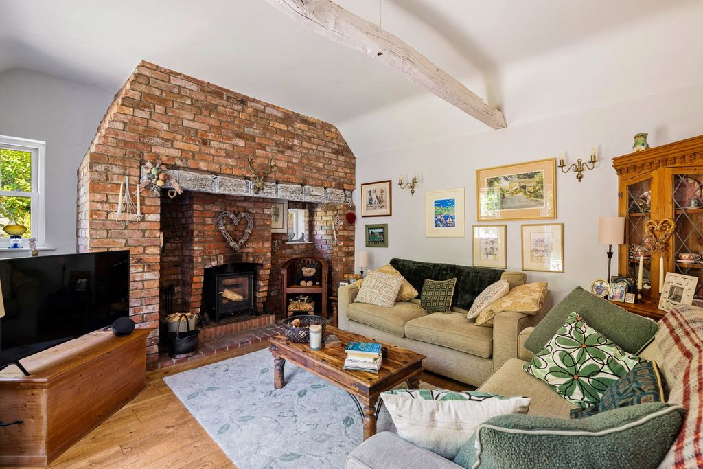 Property photo 3 of 19