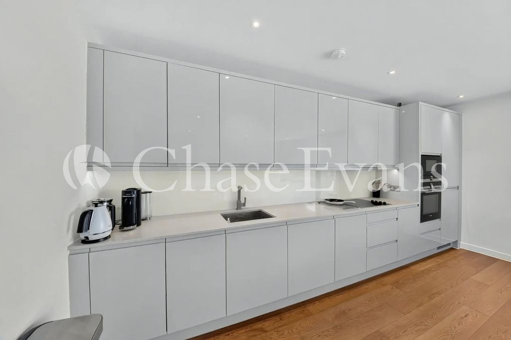 Property photo 3 of 13 Kitchen