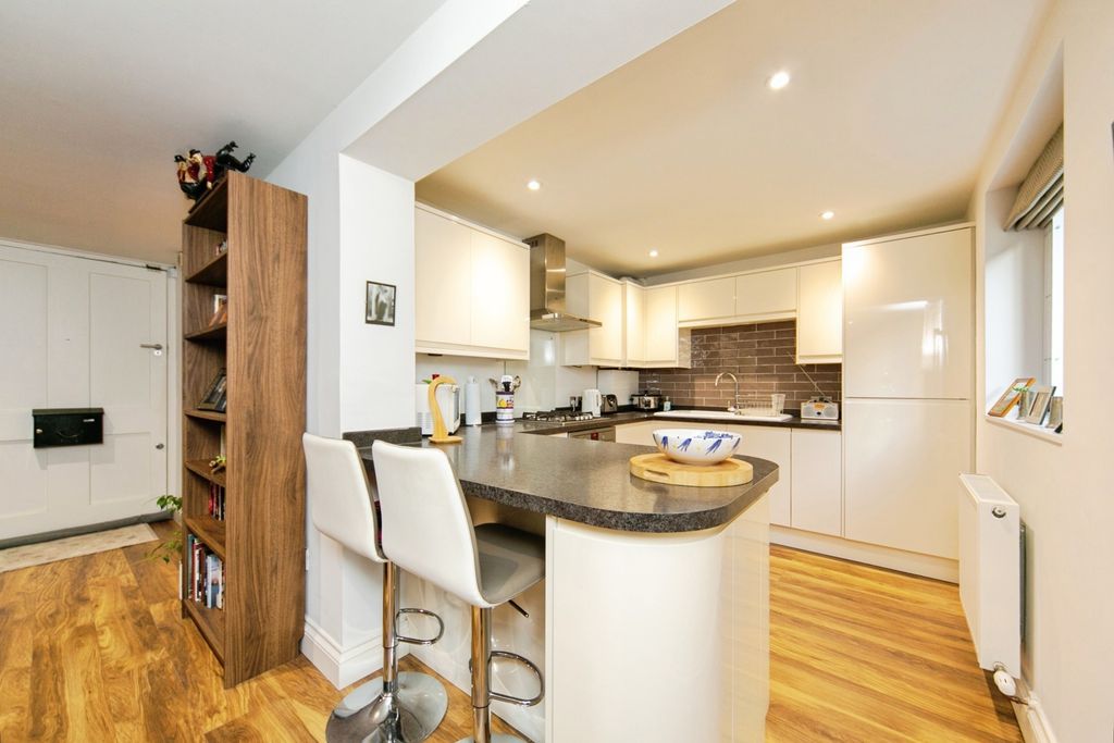 Property photo 2 of 17 Pbox-Img.Jpg