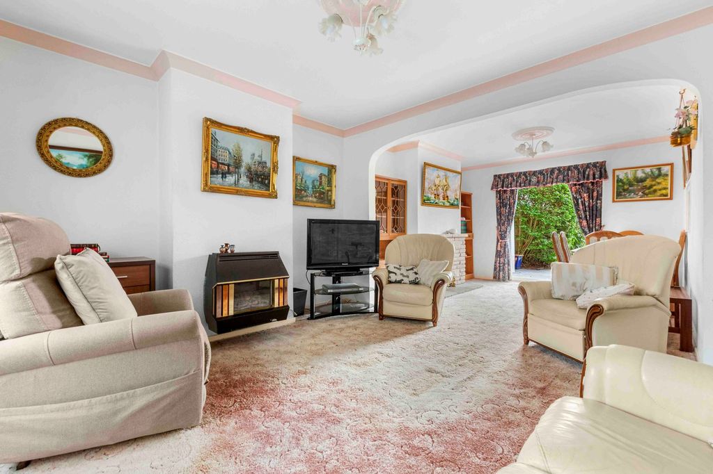 Property photo 3 of 16
