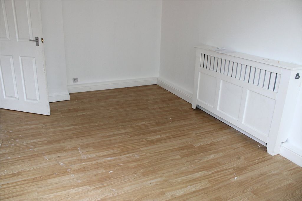 Property photo 3 of 7 Lounge