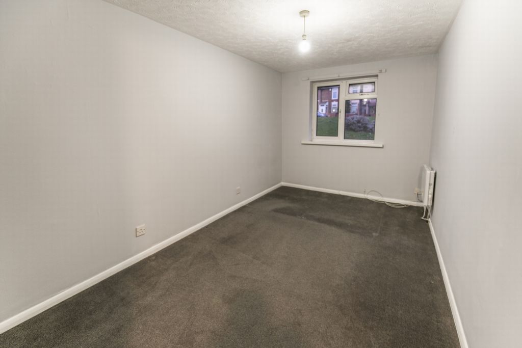 Property photo 3 of 5 Photo 2