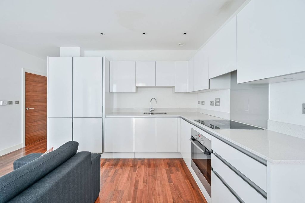 Property photo 3 of 13