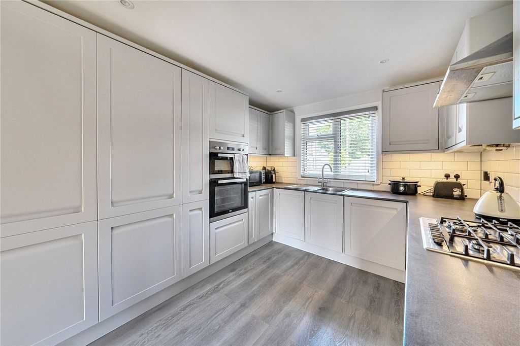 Property photo 2 of 18 Kitchen