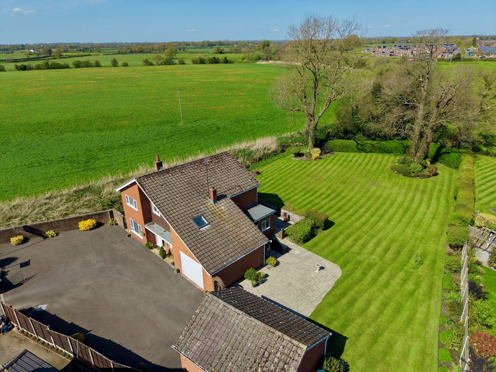 Property photo 3 of 37