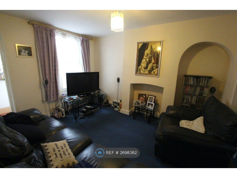 Property photo 2 of 8