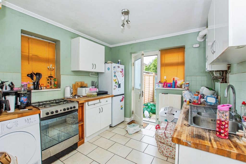 Property photo 2 of 18