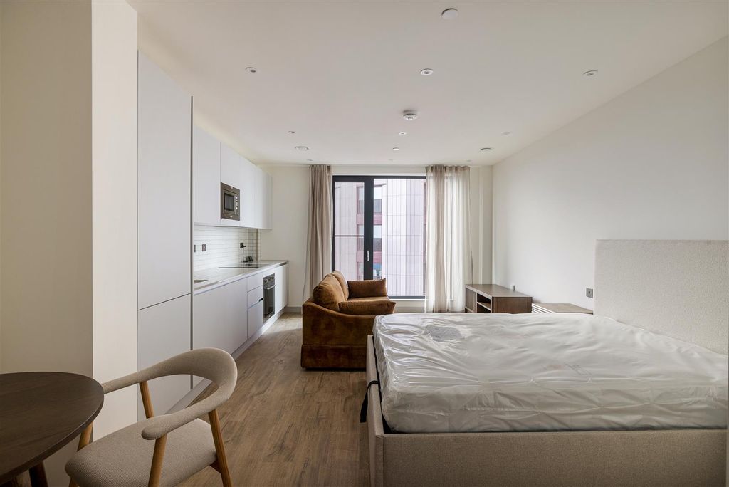 Property photo 2 of 6