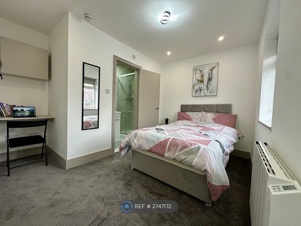 Property photo 1 of 8 Bedroom 3 (1st View)