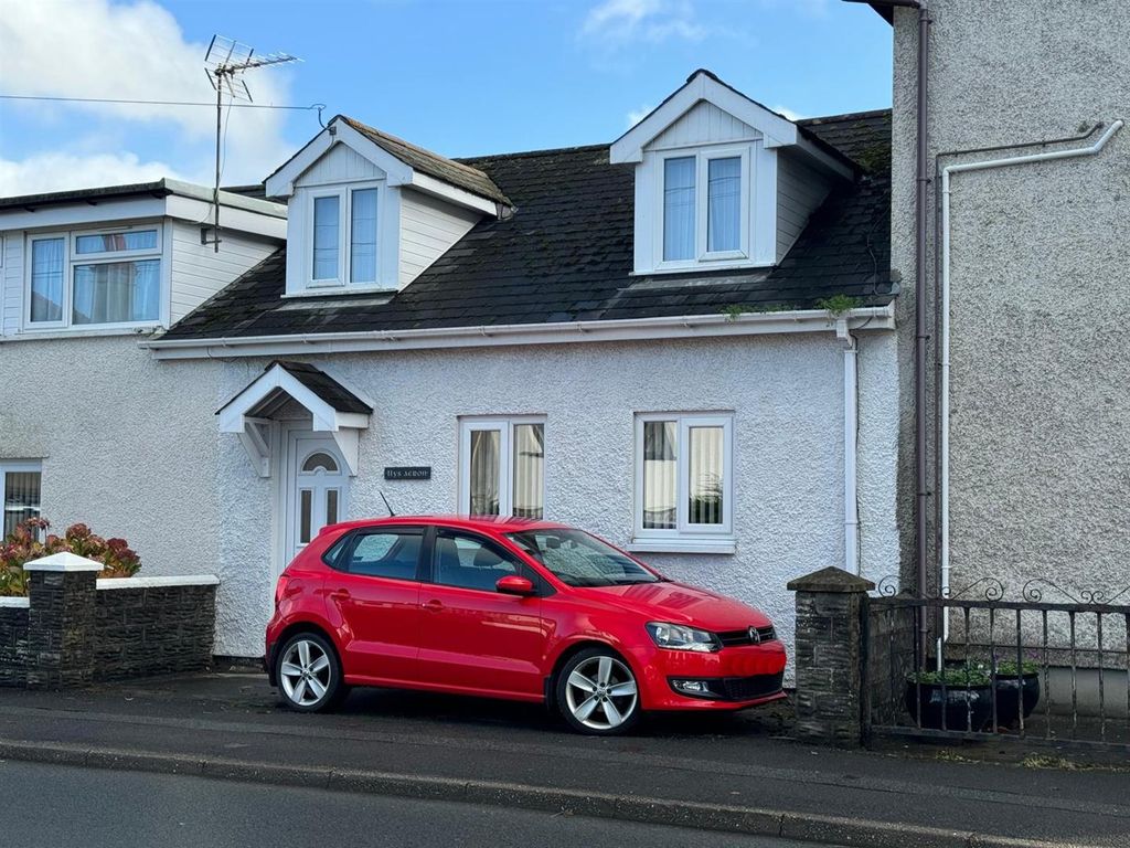 Property photo 1 of 8 Llys Aeron Fore.Jpg