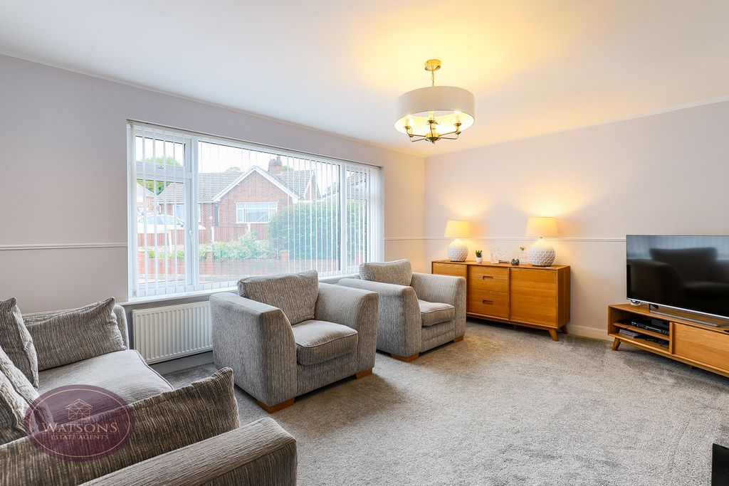 Property photo 2 of 27