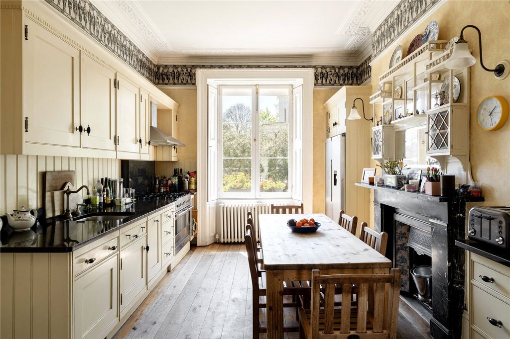 Property photo 2 of 28 Picture No. 08