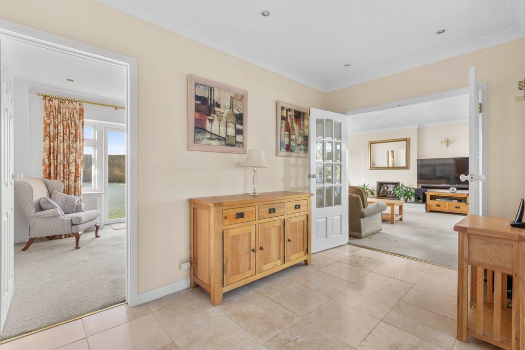 Property photo 2 of 25