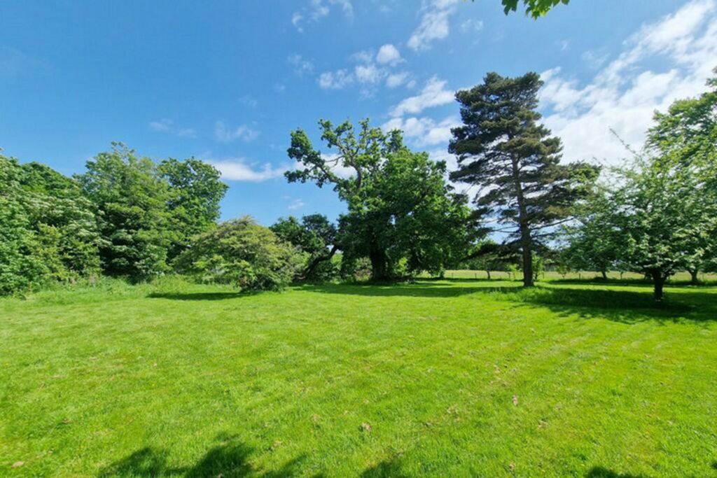 Property photo 2 of 31