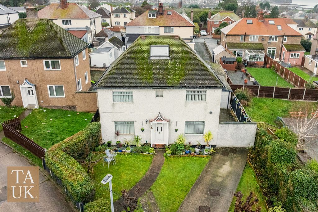 Property photo 3 of 14