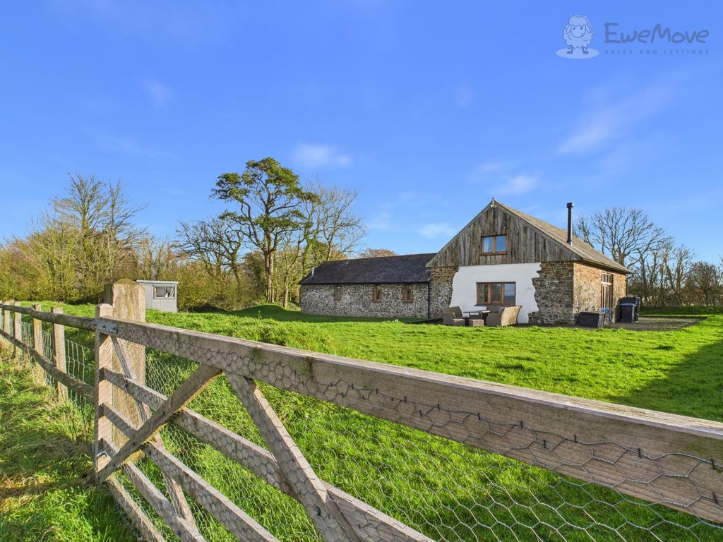 Property photo 3 of 16 Cam03640G0-Pr0082-Still009