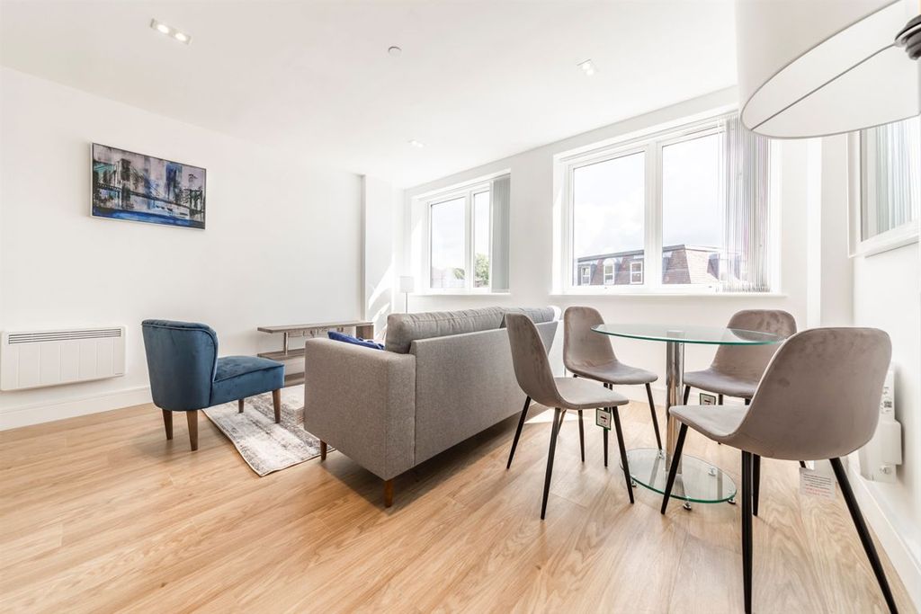 Property photo 2 of 5