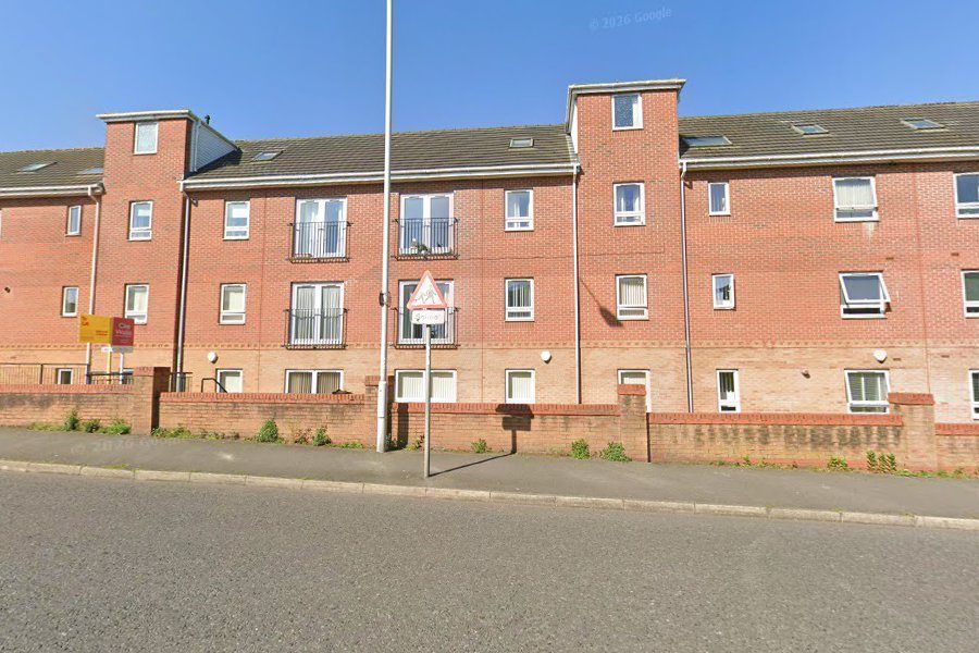 Property photo 1 of 2 2 Bed Flat For Sale Old Chester Road, Wirral CH42
