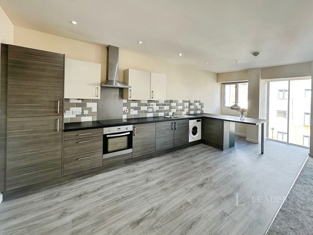 Property photo 3 of 9 Kitchen