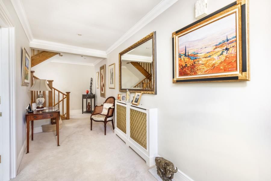 Property photo 2 of 21