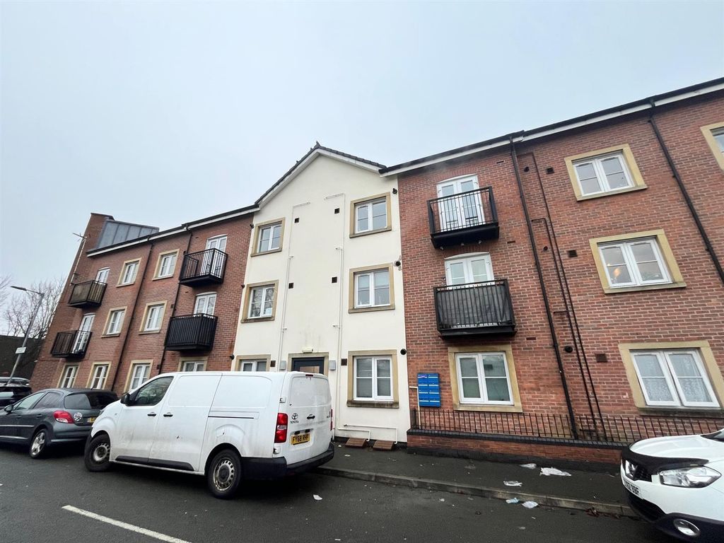 Property photo 3 of 11