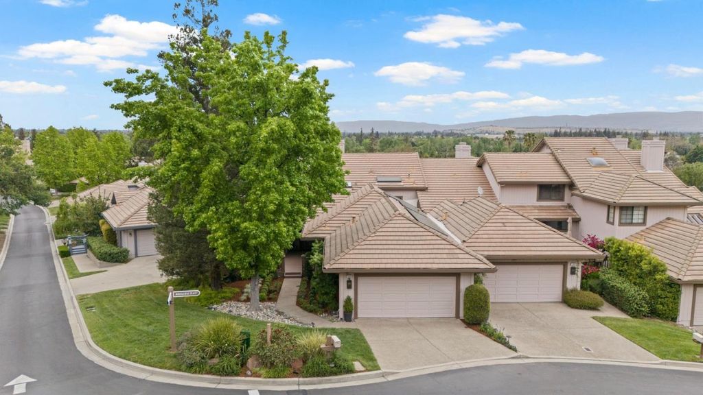 Property photo 2 of 70