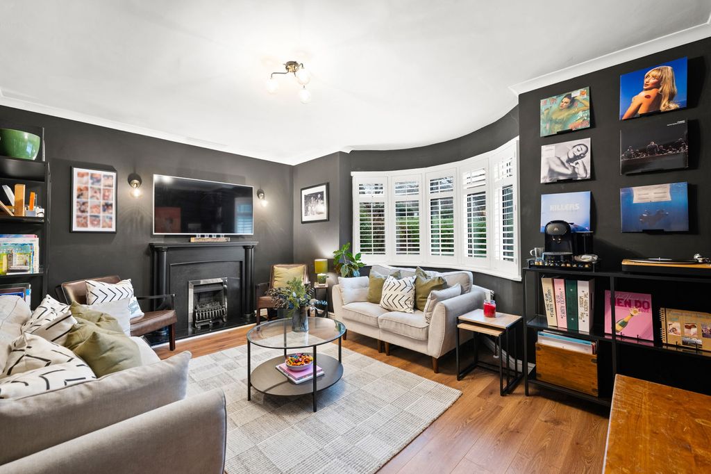 Property photo 3 of 25