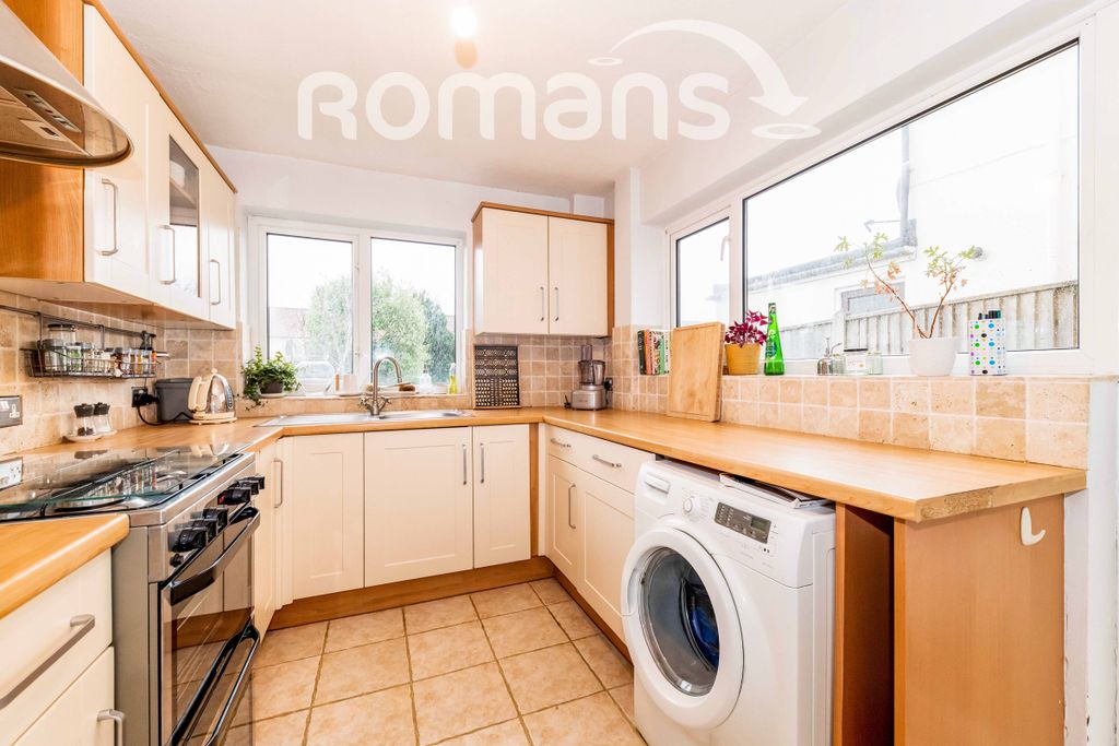 Property photo 3 of 10 3