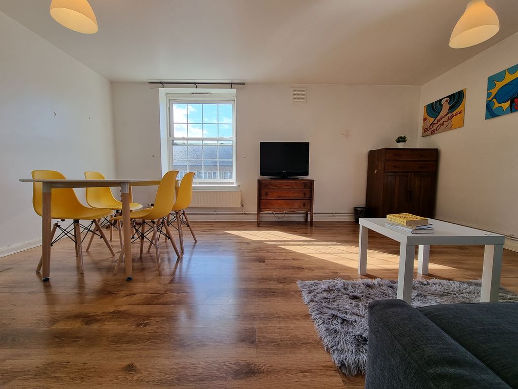 Property photo 1 of 29 Living Room