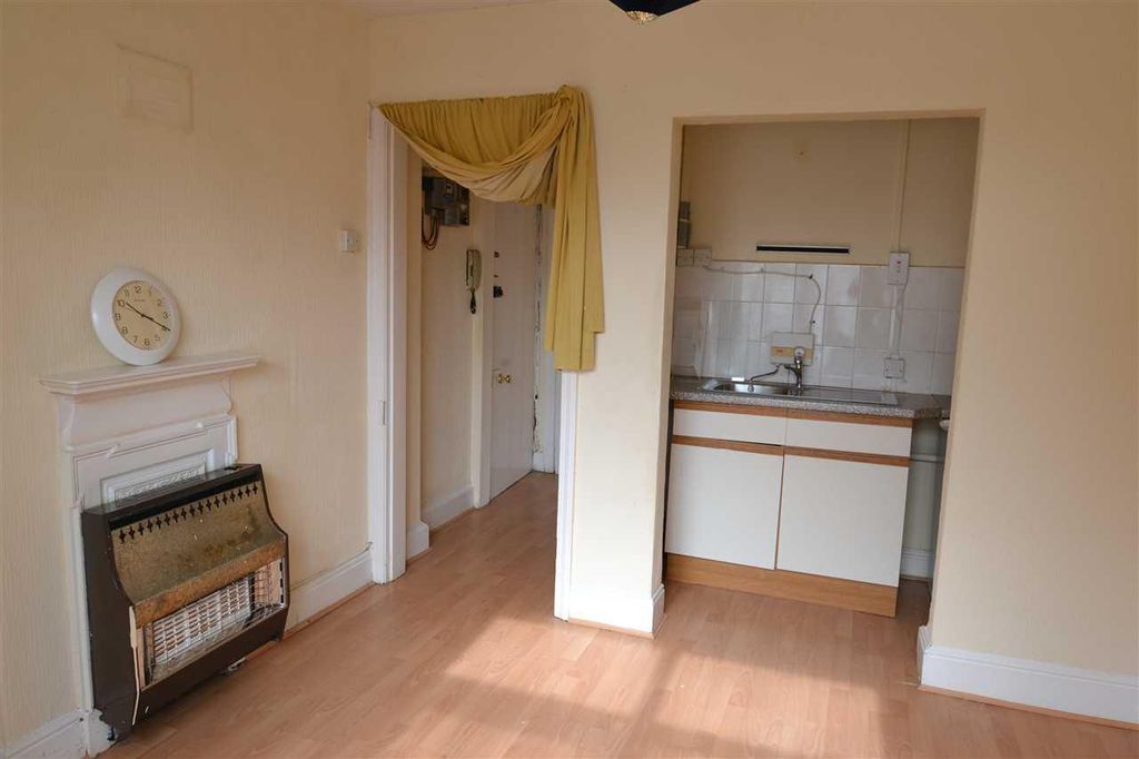 Property photo 1 of 5