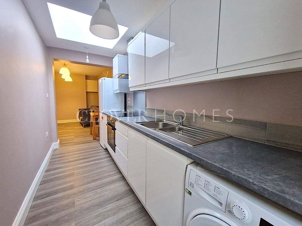 Property photo 2 of 10 E6S94I3Qtugrf2Zevpedgw.Jpg